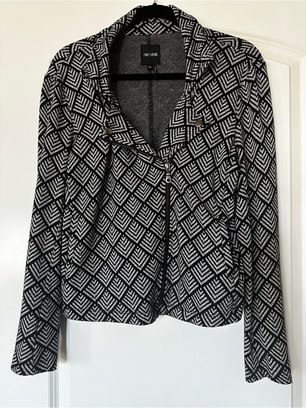 Nic+Zoe Black & White Geometric Knit Zip Jacket Blaz